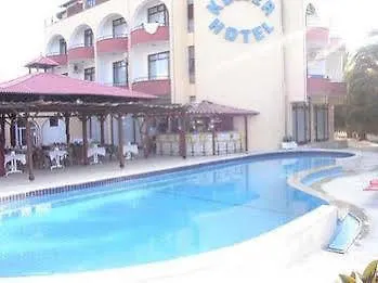 Kemer Hotel מלון קמר
